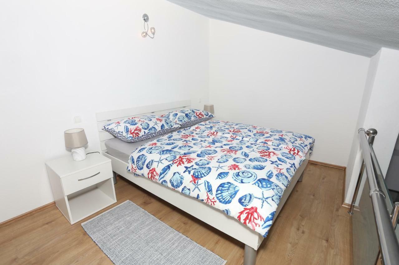 Apartman Kristian Trogir Exterior photo